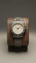 Rose gold ladies' watch with mother-of-pearl dial